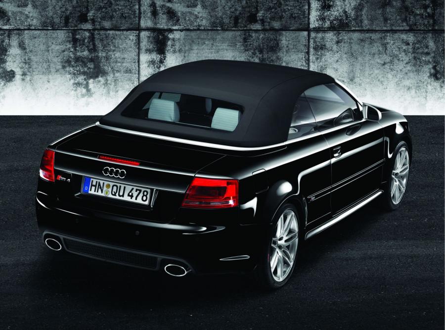  Audi RS4 Cabriolet (B7, 8H) 2006 года  (фото 12 из 42)
